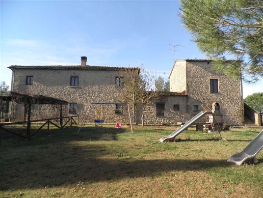 casale in vendita a Pomarance