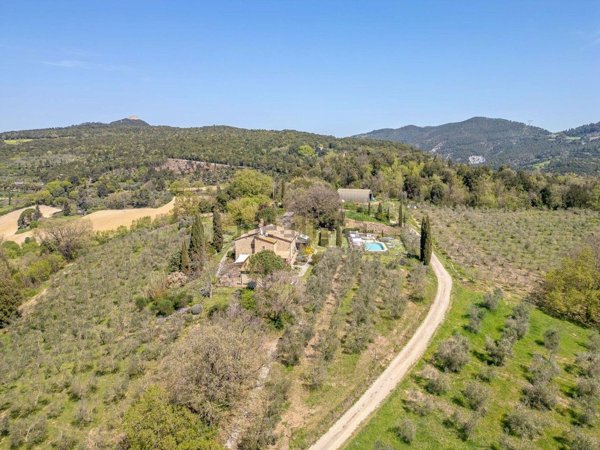 casale in vendita a Pomarance