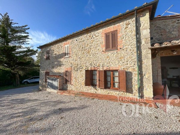 casa indipendente in vendita a Pomarance