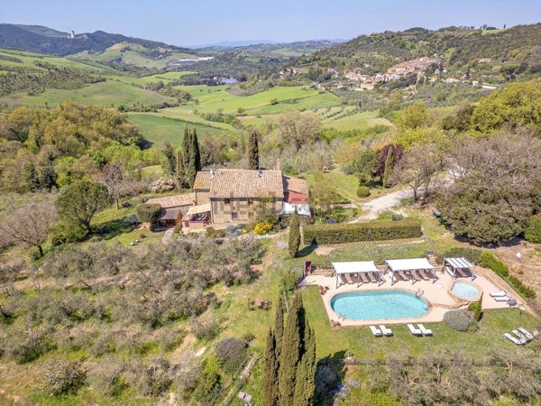 casa indipendente in vendita a Pomarance