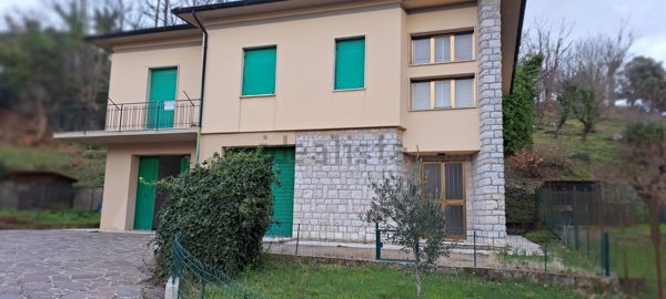 casa indipendente in vendita a Pomarance