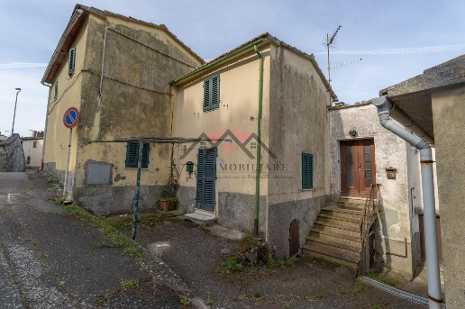 appartamento in vendita a Pomarance in zona Micciano