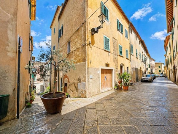 appartamento in vendita a Pomarance in zona Larderello