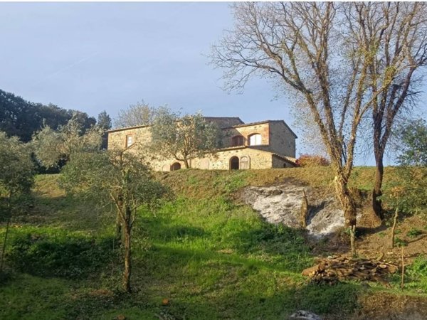 casa indipendente in vendita a Pomarance