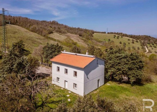 casa indipendente in vendita a Pomarance in zona Montecerboli
