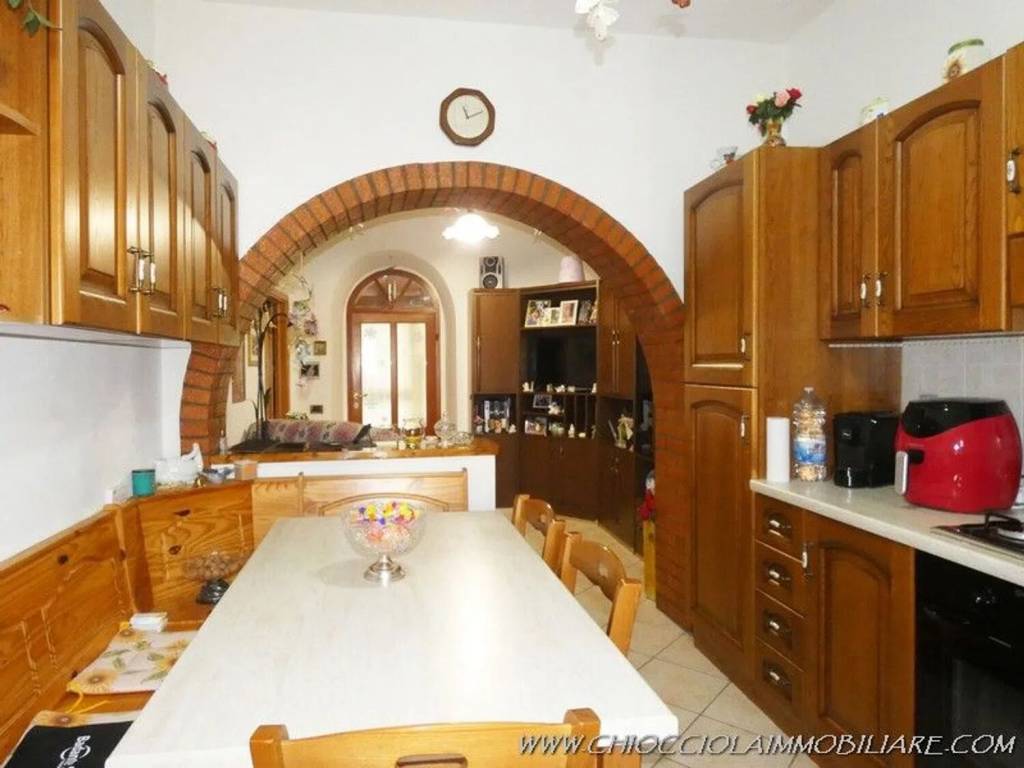 appartamento in vendita a Pomarance in zona Montecerboli