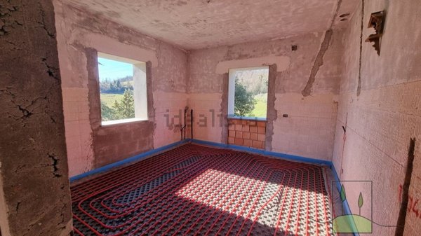 casa indipendente in vendita a Pomarance in zona Larderello