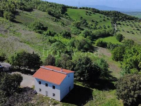 casa indipendente in vendita a Pomarance in zona Larderello