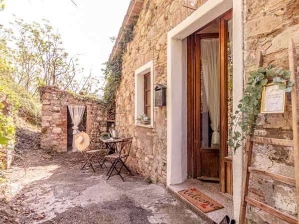 appartamento in vendita a Pomarance in zona Montecerboli