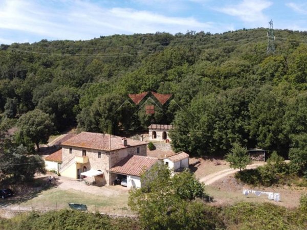 casa indipendente in vendita a Pomarance