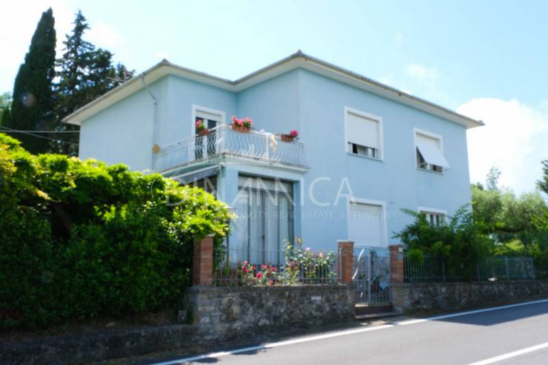 casa indipendente in vendita a Pomarance
