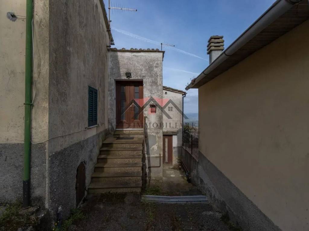appartamento in vendita a Pomarance in zona Micciano
