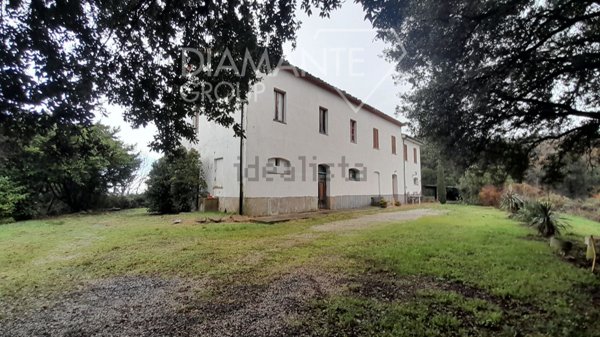 casale in vendita a Pomarance