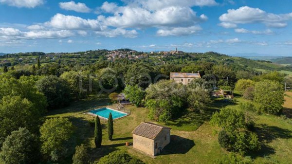 casale in vendita a Pomarance