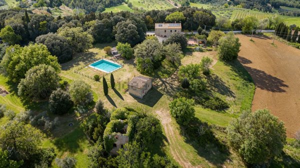 casale in vendita a Pomarance