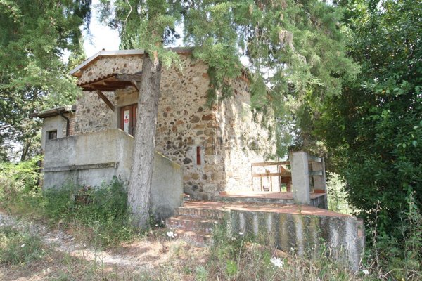 pentavano in vendita a Pomarance in zona Lustignano