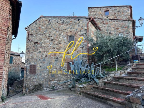 appartamento in vendita a Pomarance in zona Montecerboli