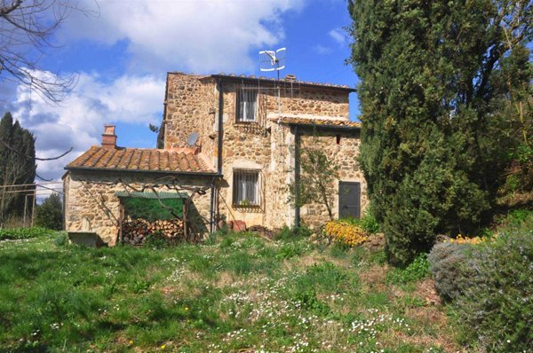 casale in vendita a Pomarance in zona Serrazzano