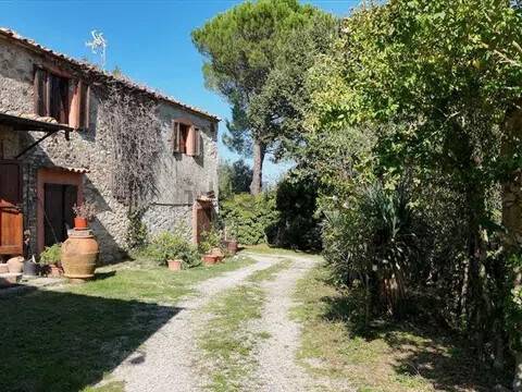 casa indipendente in vendita a Pomarance