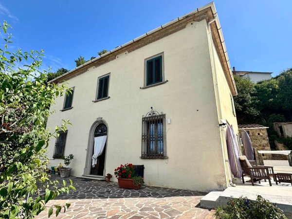 casa indipendente in vendita a Pomarance in zona Serrazzano