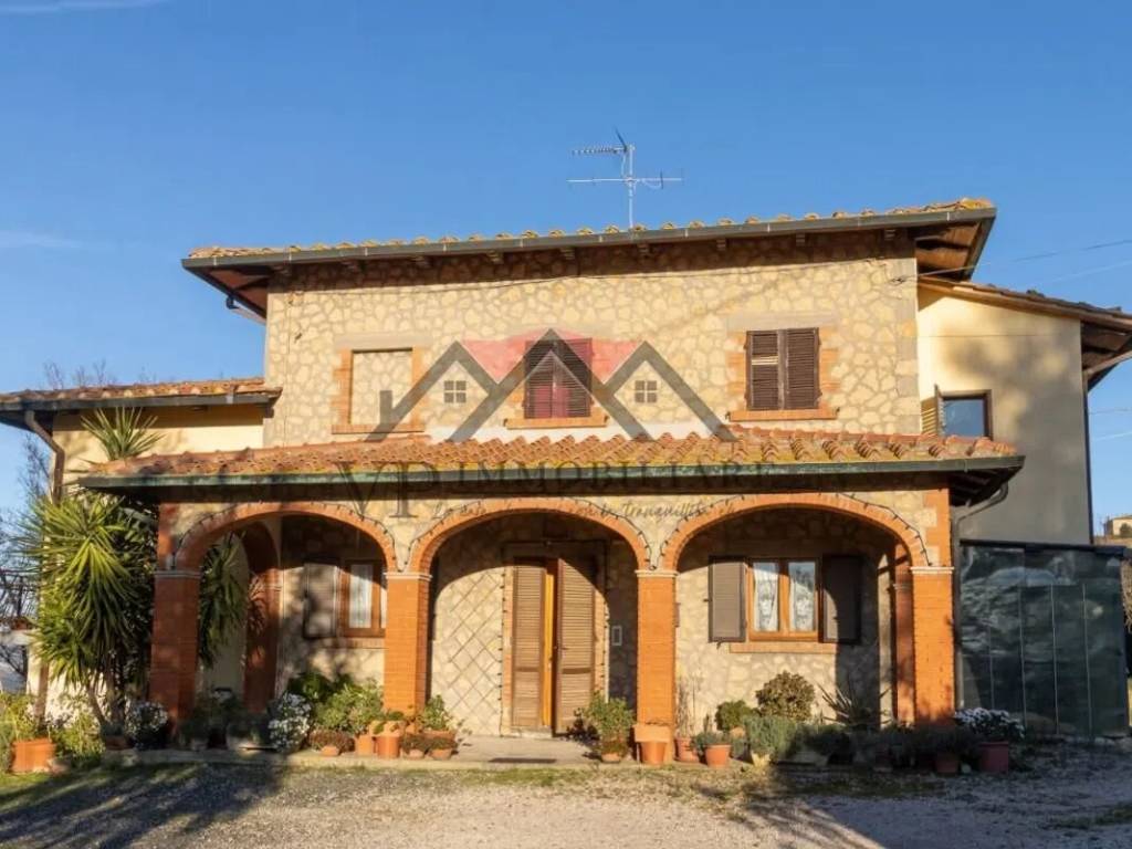casa indipendente in vendita a Pomarance