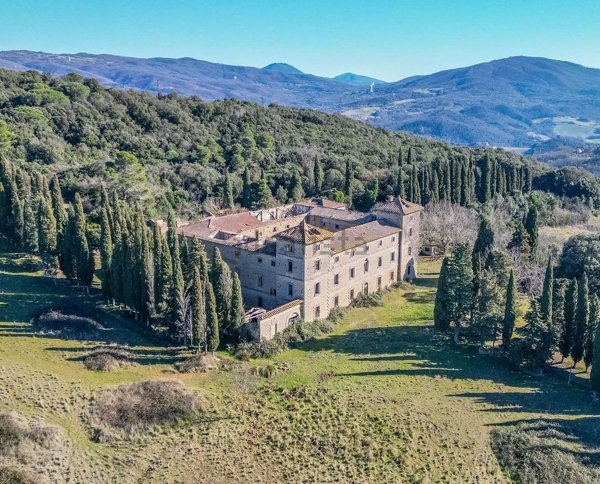 casa indipendente in vendita a Pomarance in zona Lustignano
