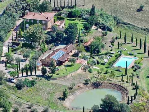casa indipendente in vendita a Pomarance