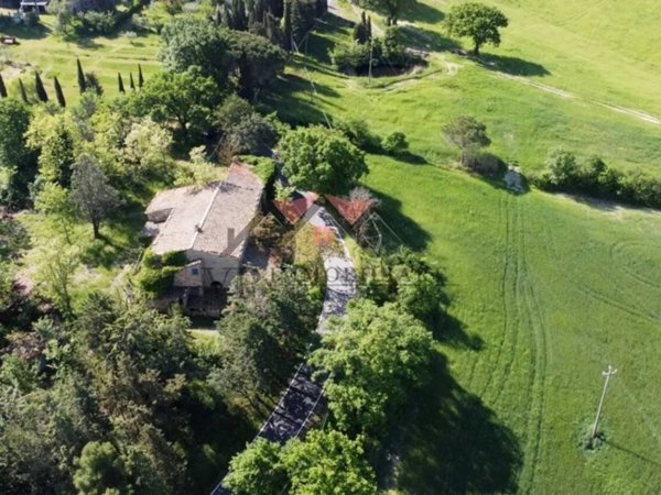 casa indipendente in vendita a Pomarance