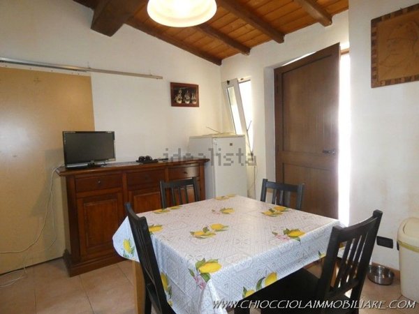 appartamento in vendita a Pomarance in zona Serrazzano