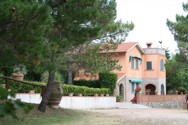 casa indipendente in vendita a Pomarance