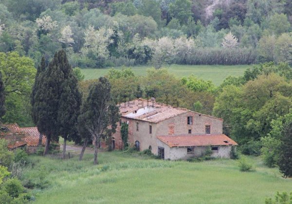 casale in vendita a Pomarance