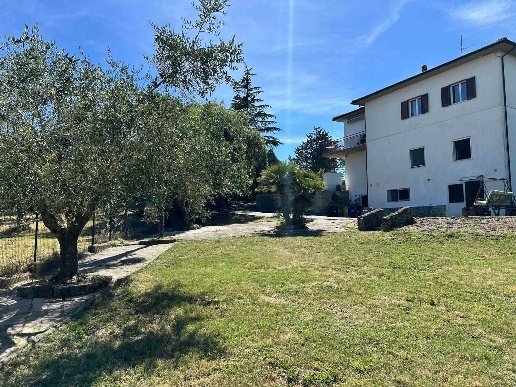 casa indipendente in vendita a Pomarance in zona Montecerboli