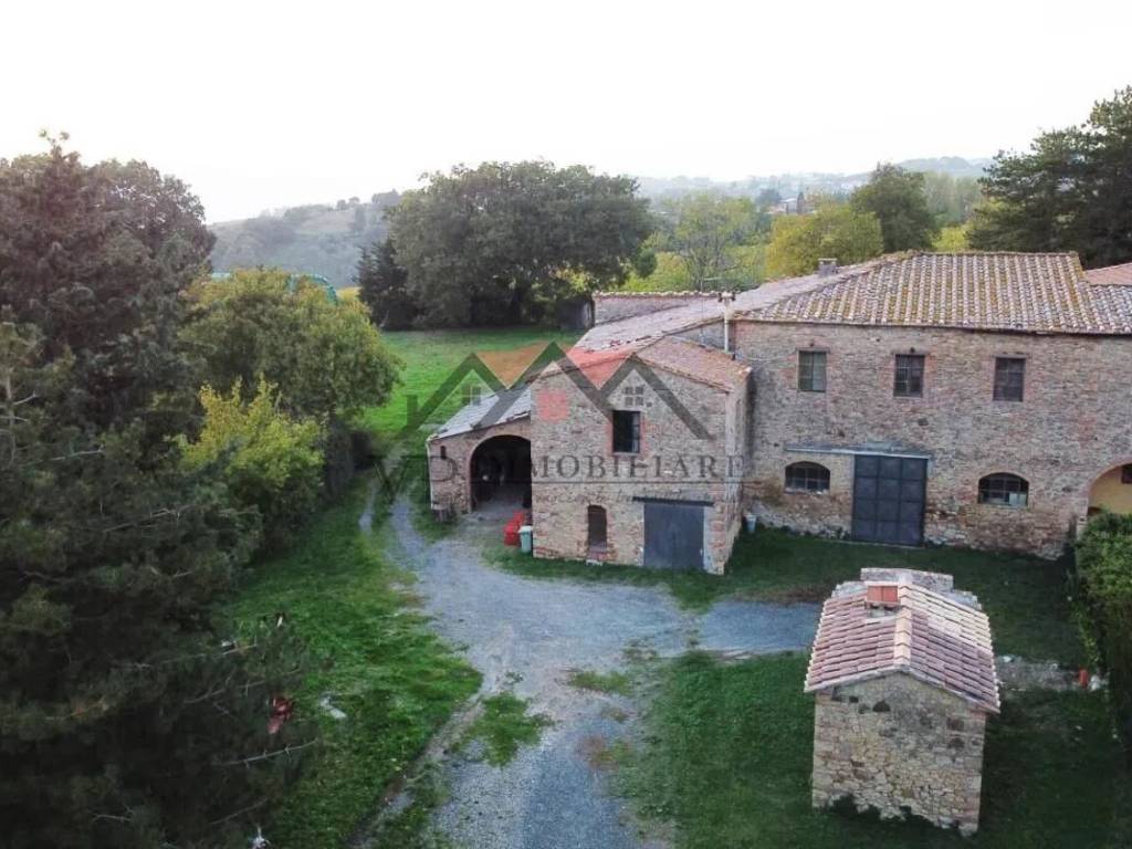 casa indipendente in vendita a Pomarance