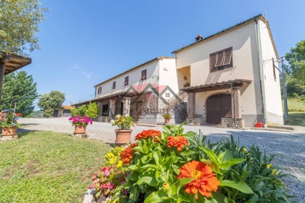 casa indipendente in vendita a Pomarance