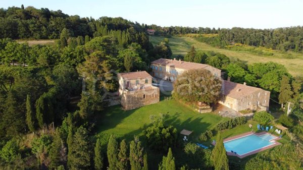casa indipendente in vendita a Pomarance