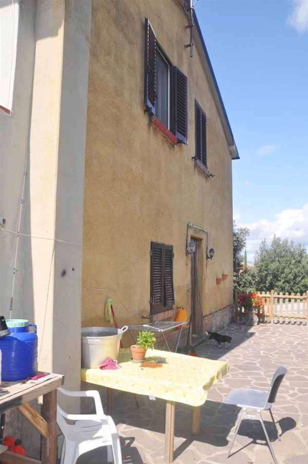 casa indipendente in vendita a Pomarance