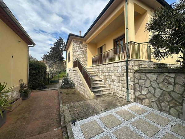 casa indipendente in vendita a Pomarance in zona Montecerboli