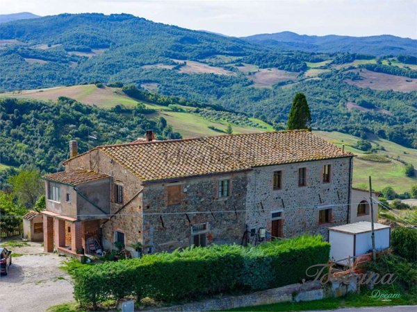 casa indipendente in vendita a Pomarance