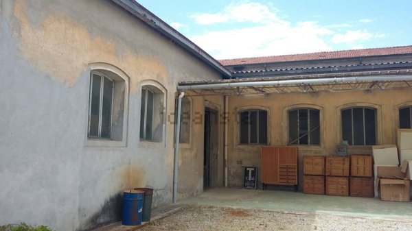 capannone in vendita a Ponsacco