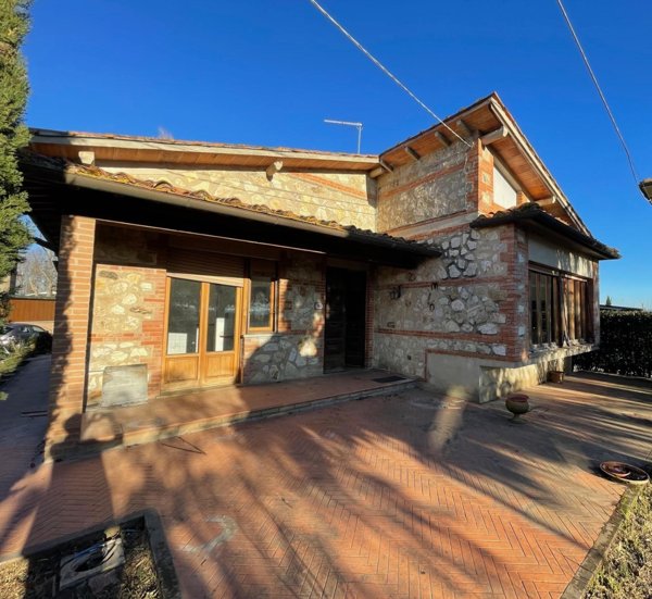 casa indipendente in vendita a Ponsacco