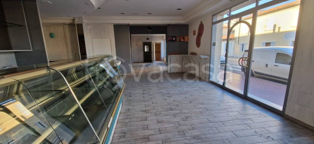 negozio in vendita a Ponsacco