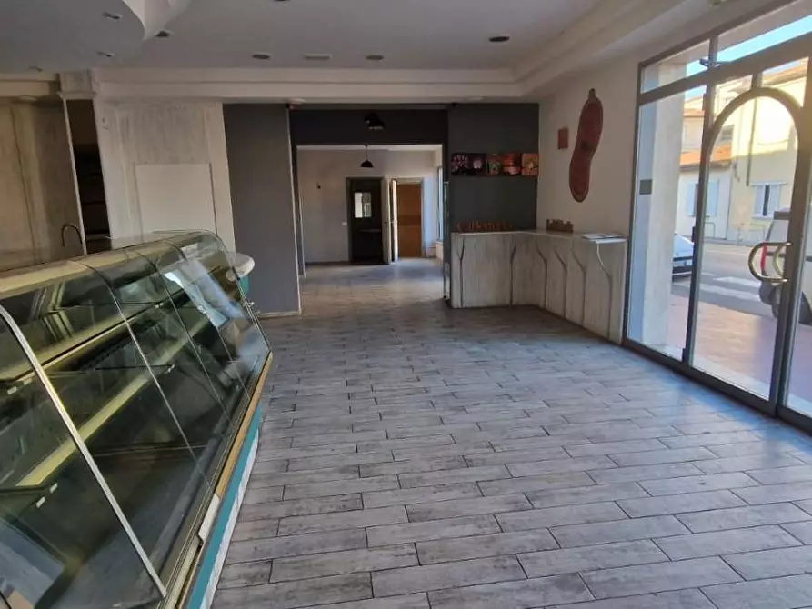 locale commerciale in vendita a Ponsacco