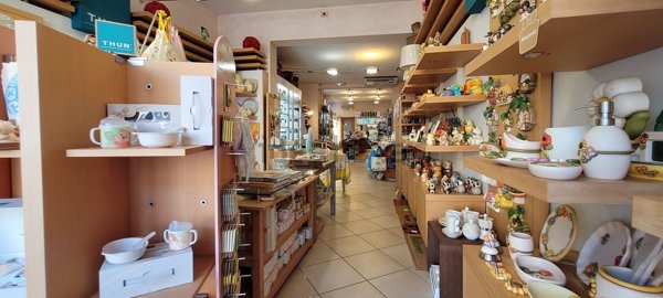 locale commerciale in vendita a Ponsacco