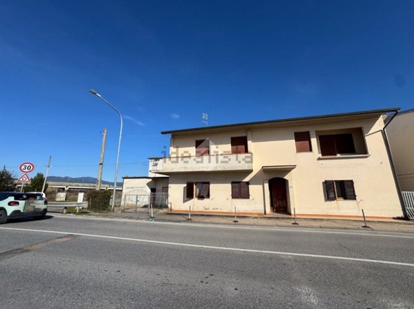 casa indipendente in vendita a Ponsacco