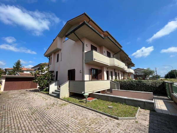 casa indipendente in vendita a Ponsacco
