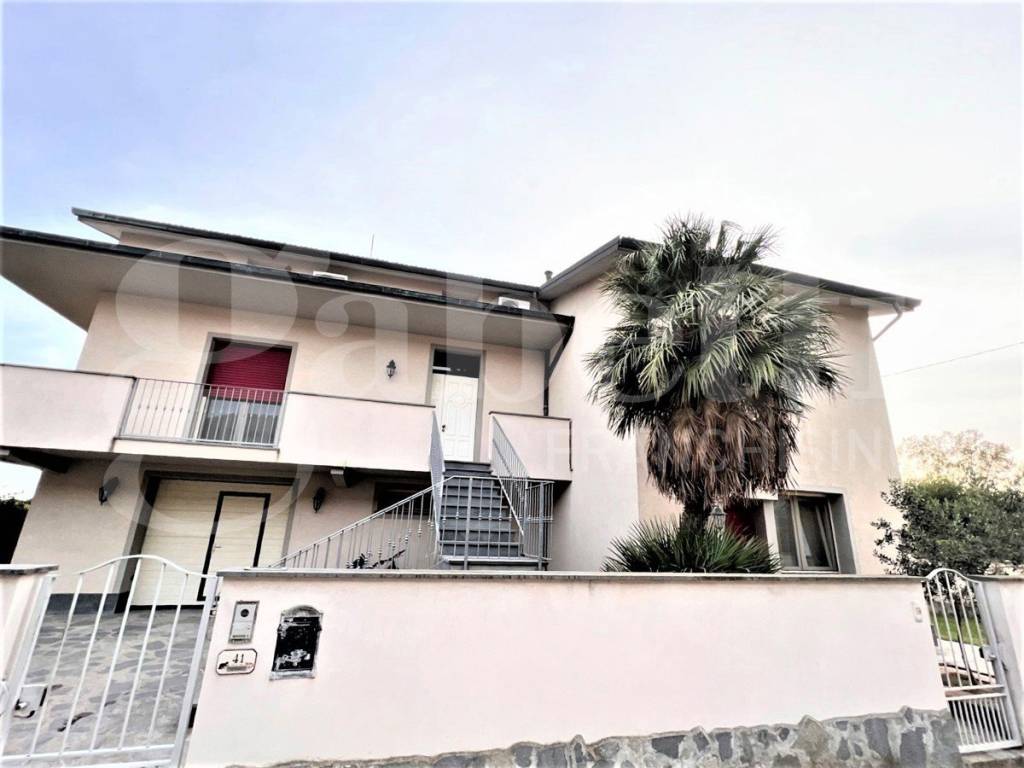 casa indipendente in vendita a Ponsacco