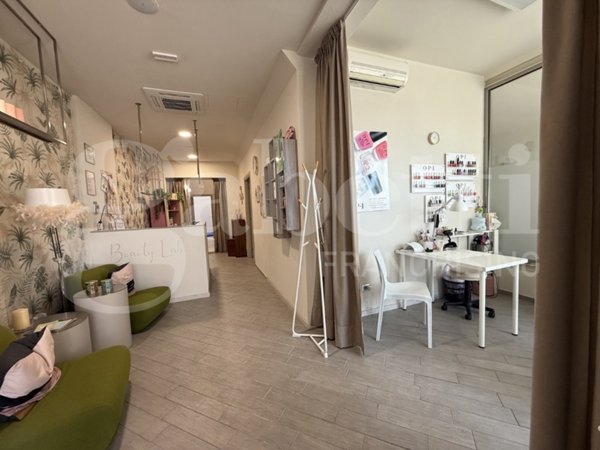 negozio in vendita a Ponsacco