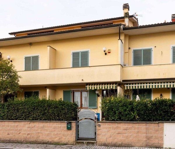 casa indipendente in vendita a Ponsacco