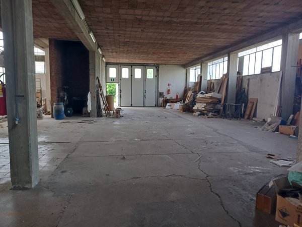 capannone in vendita a Ponsacco