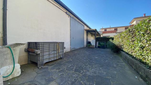 negozio in vendita a Ponsacco